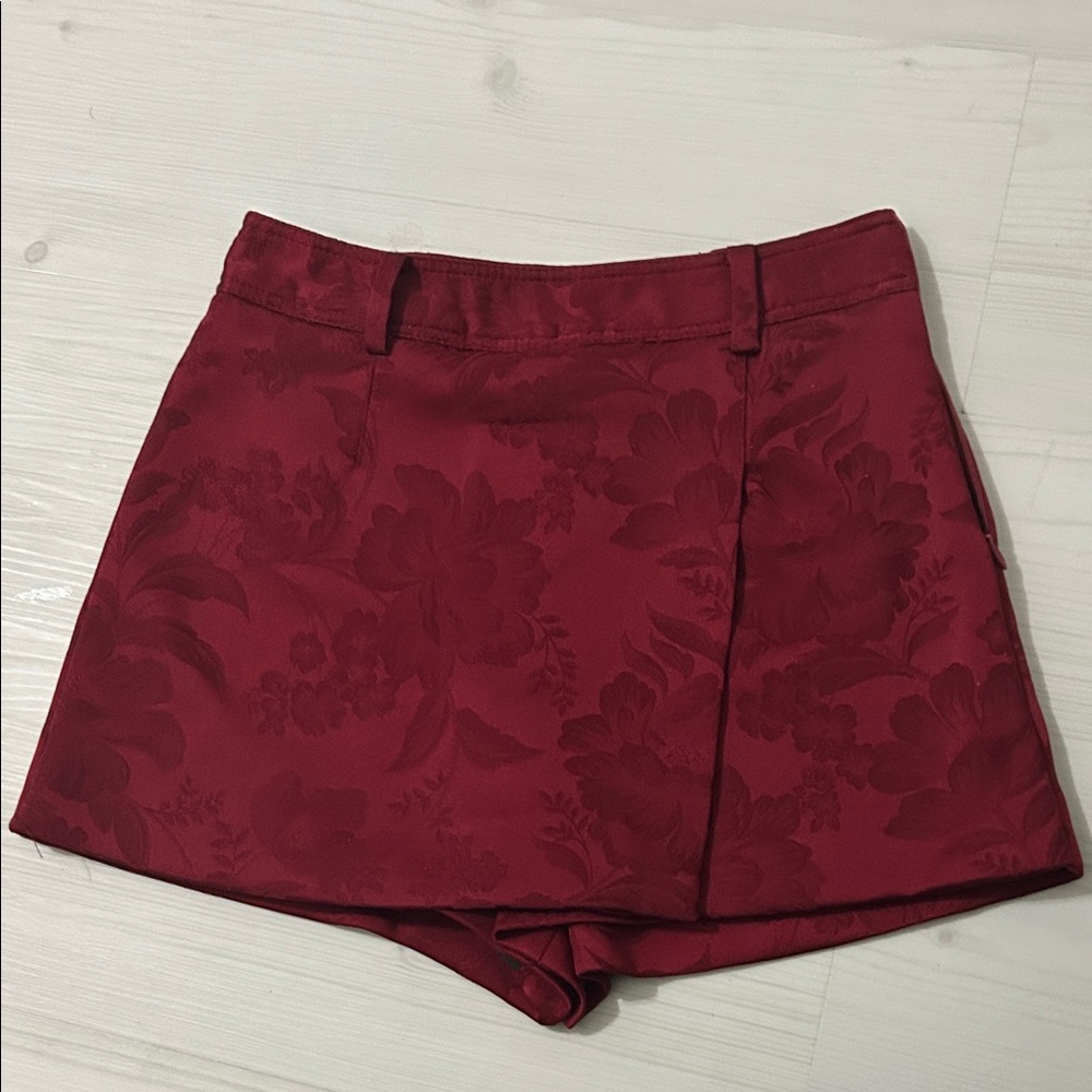 Zara Red Floral Women's Skorts